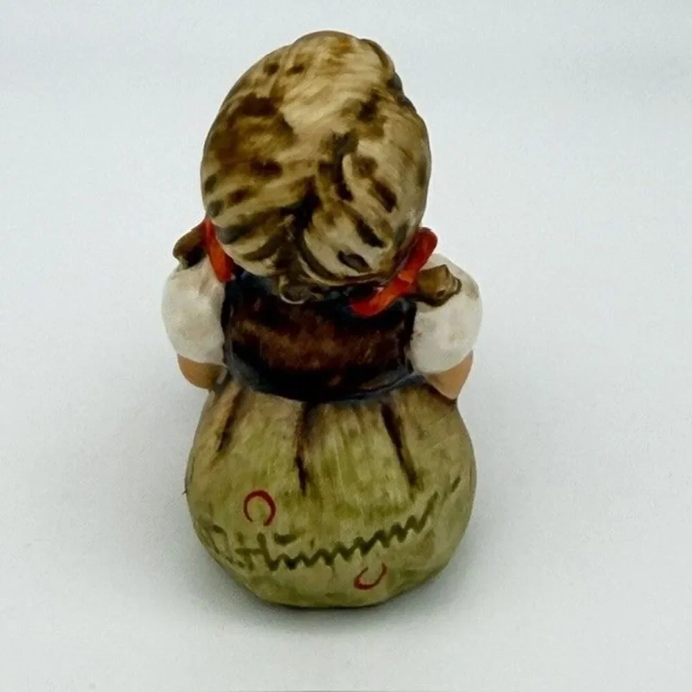 Set of 2 Goebel Hummel Girls #387 #389 1972 Collectors’ Club Special Edition